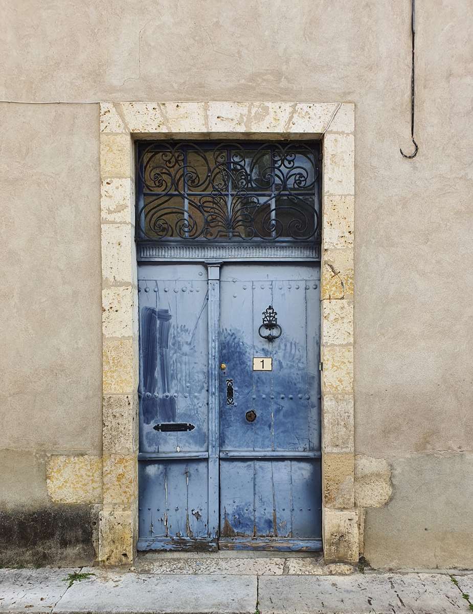 Porte-Maison-Vianne-Bastide-AMGH-Immobilier