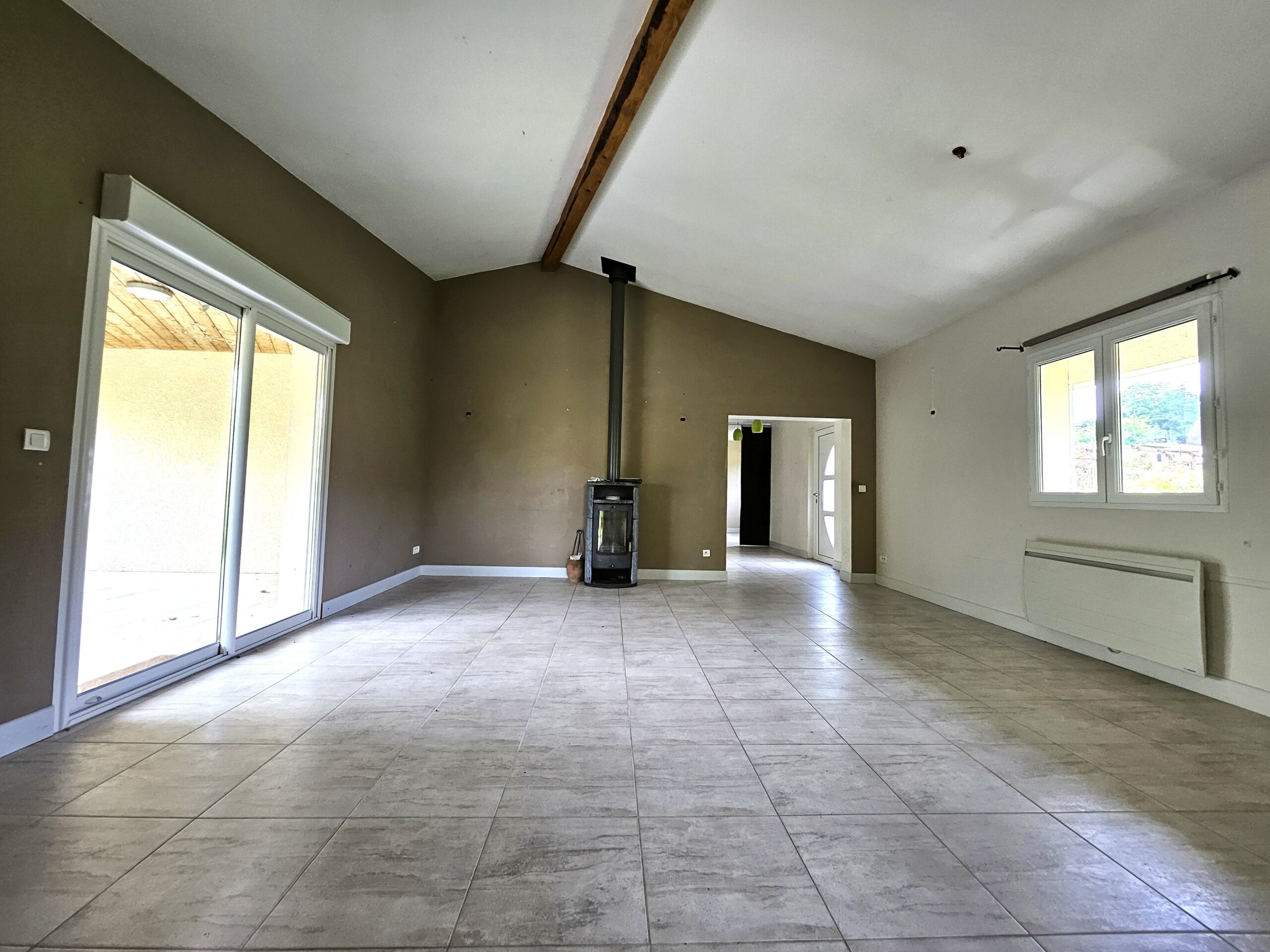 Sejour-poele-Vianne-AMGH-IMMOBILIER