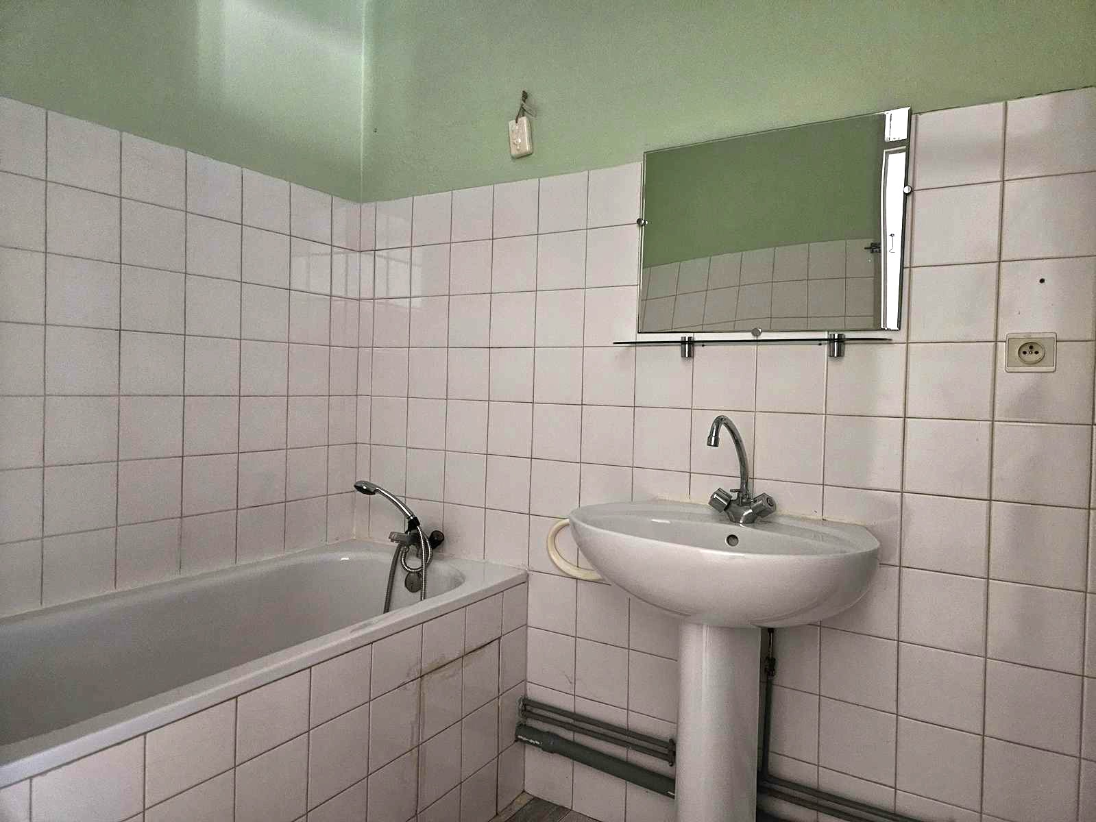 EXCLUSIVITE-IMMEUBLE-STDIO-1-SALLE-DE-BAIN-AMGH-IMMOBILIER