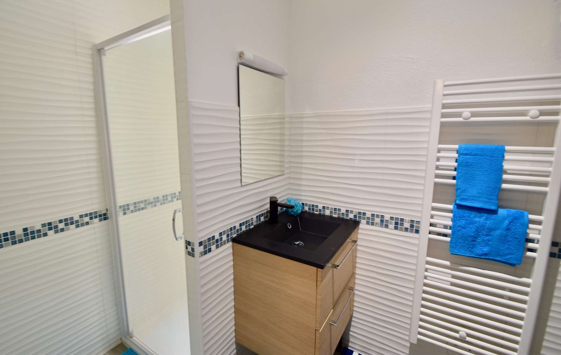 EXCLUSIVITE-IMMEUBLE-STDIO-2-LATOURDELABARONNE-SALLE-DEAU-AMGH-IMMOBILIER