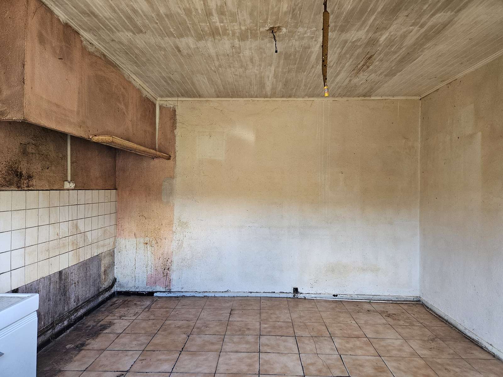 Piece-1-A-Capdejean-Saint-pierre-de-Buzet-AMGH-IMMOBILIER