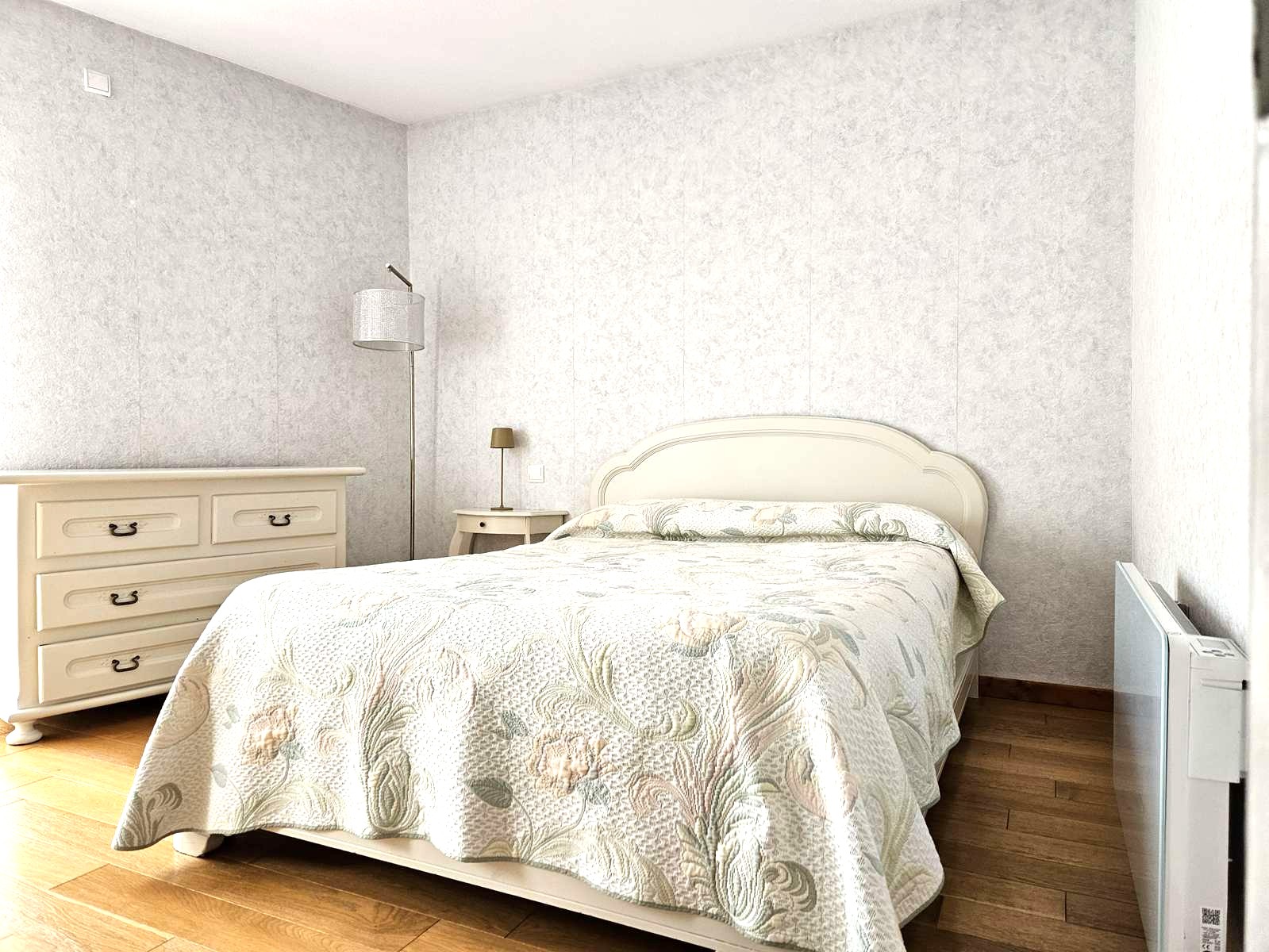 Chambre-secondaire-appartement-lumineux-Ville-neuve-sur-Lot-AMGH-IMMOBILIER