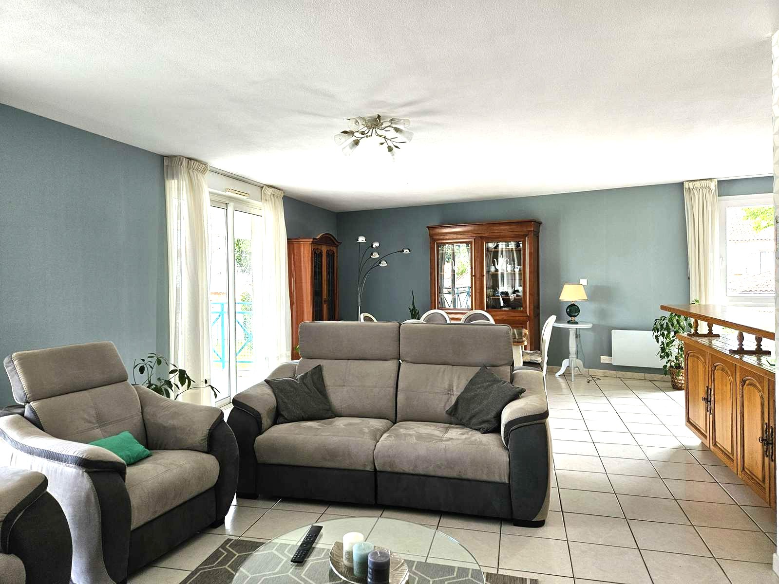 Salon-Salla-a-manger-appartement-lumineux-Ville-neuve-sur-Lot-AMGH-IMMOBILIER