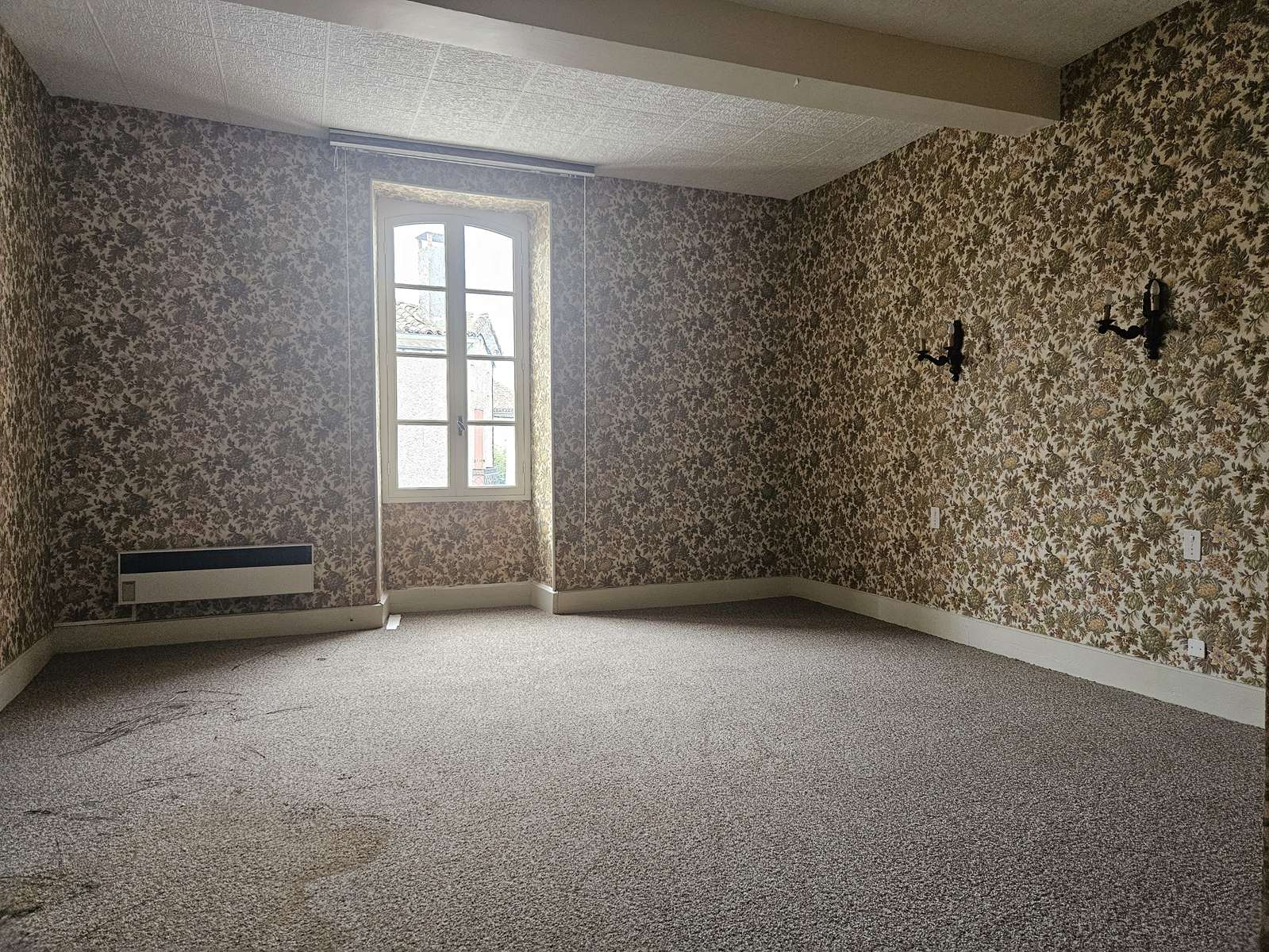 Maison-dangle-SOS-centre-village-chambre-1-1er-AMGH-IMMOBILIER