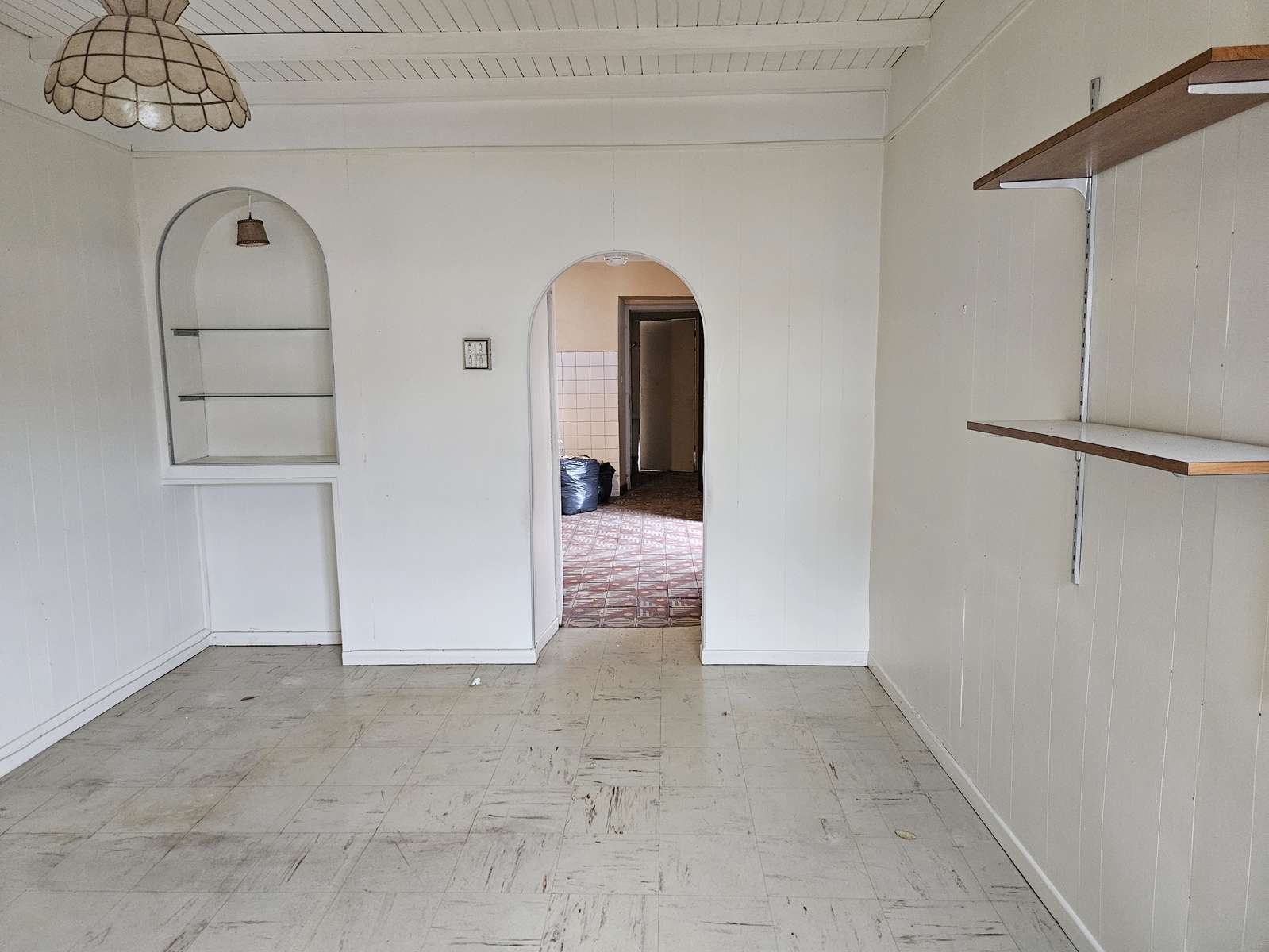 Maison-dangle-SOS-centre-village-piece-rdc-AMGH-IMMOBILIER