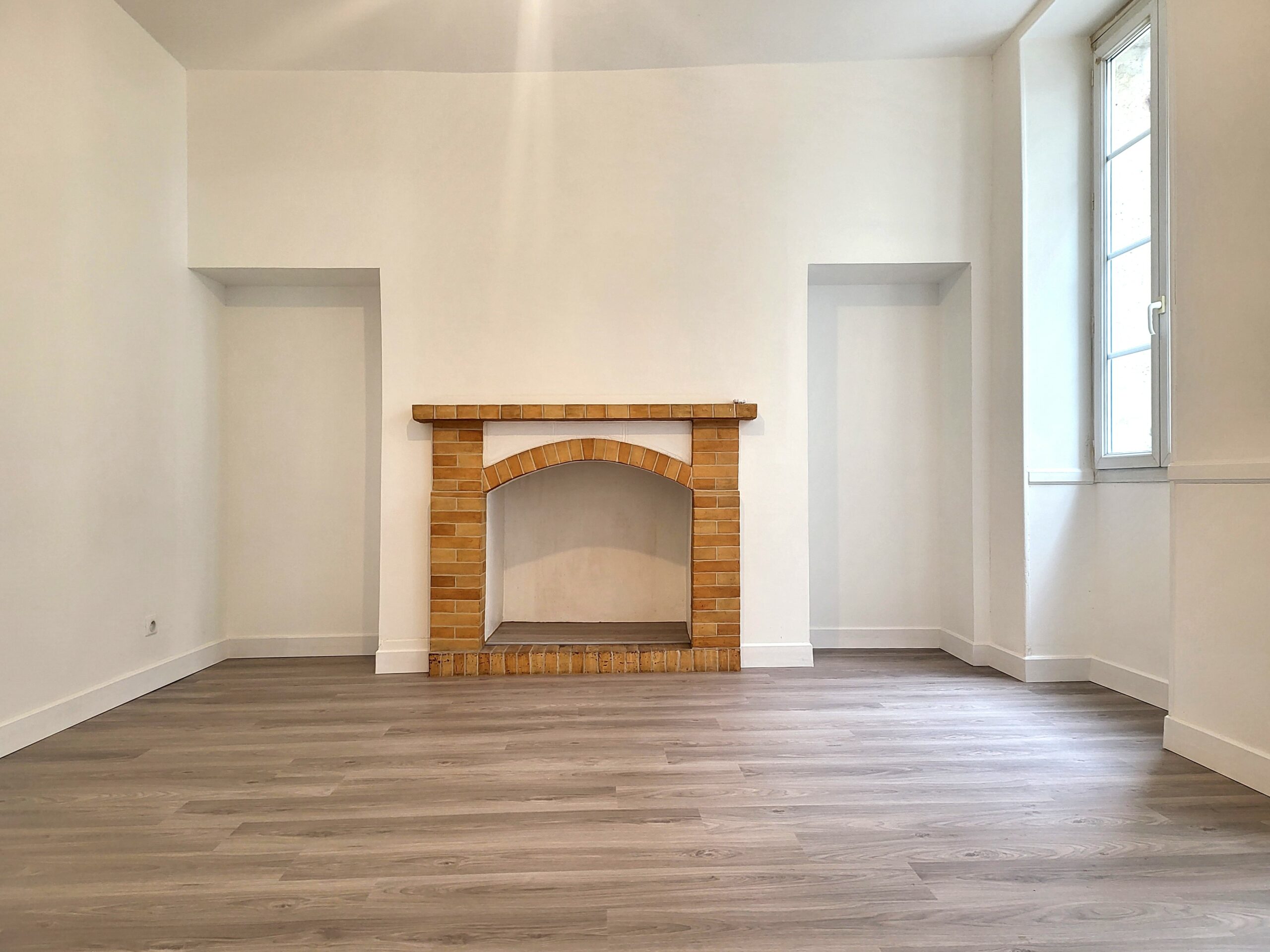 Exclusivite-Nerac-47-Maison-pierre-centre-ville-3-chambres-sejour-AMGH-IMMOBILIER