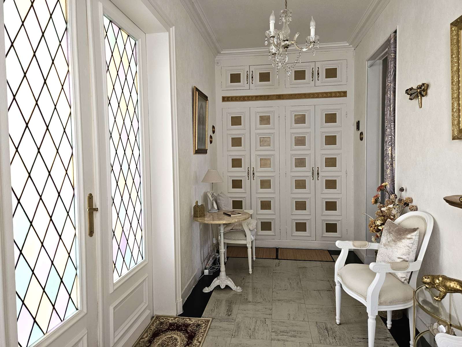 Villa-architecte-Maison-Saint-Laurent-entree-placard-exclusivite-AMGH-IMMOBILIER