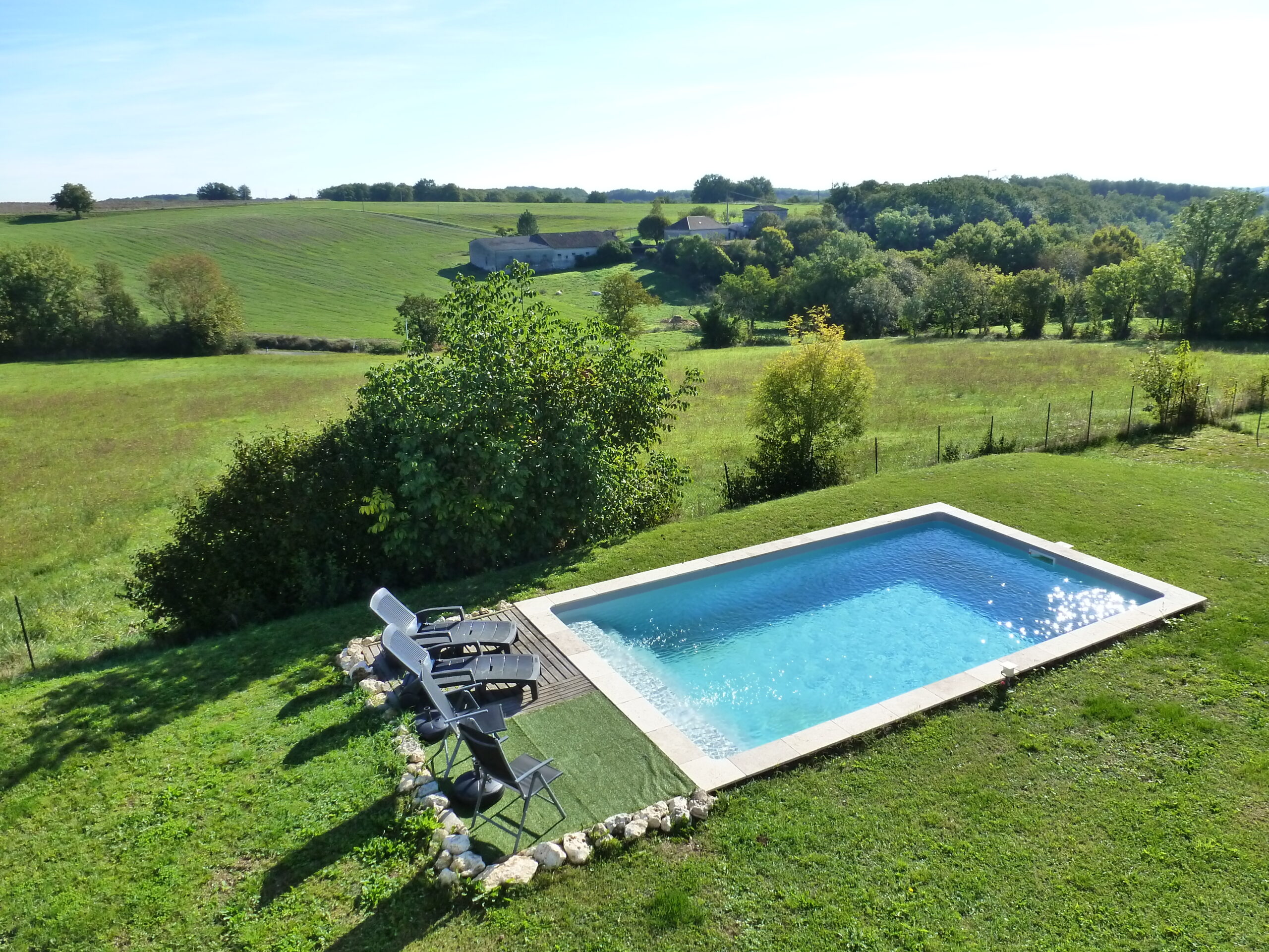 maison-contemporaine-2011-exclusivite-Massoules-Penne-dAgenais-piscine-chauffe