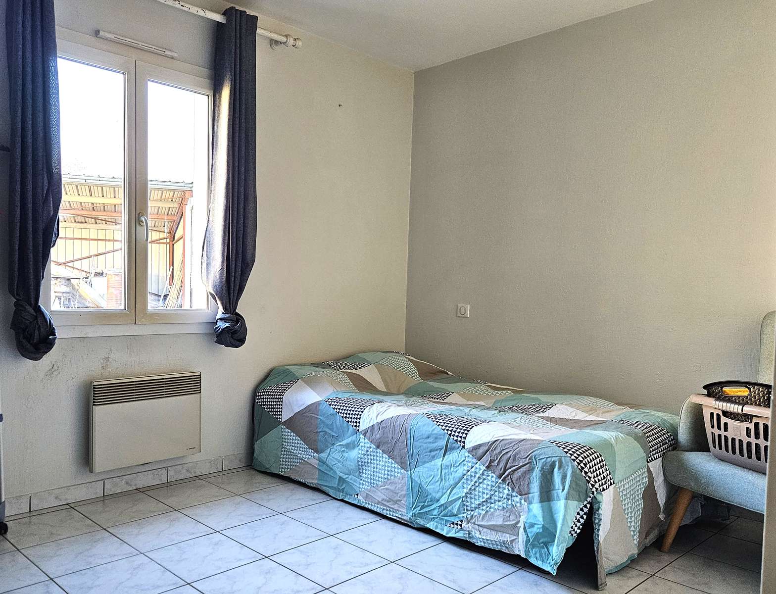 Chambre-2-maison-villa-plein-pied-Feugarolles