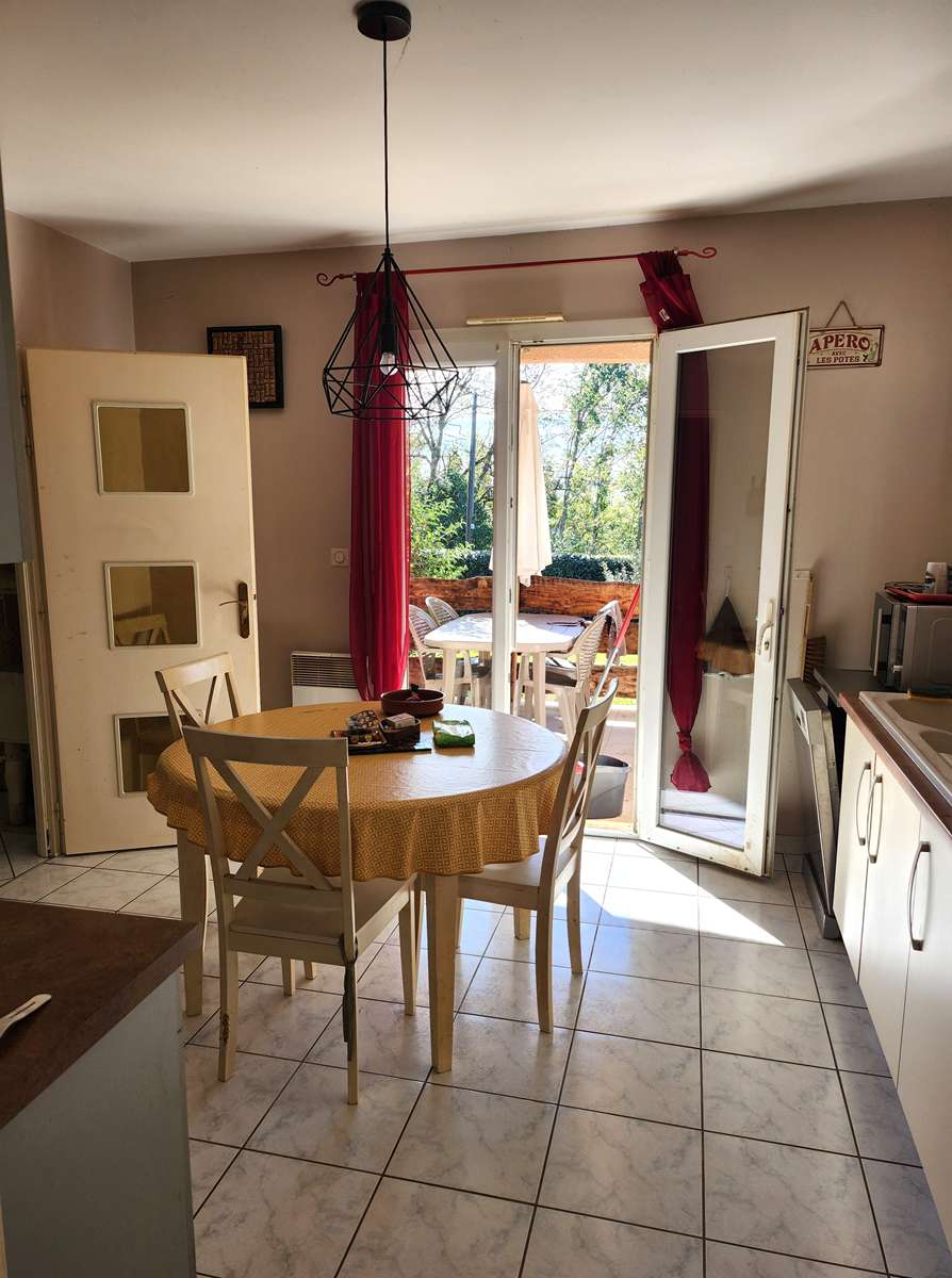 Cuisine-maison-villa-plein-pied-Feugarolles