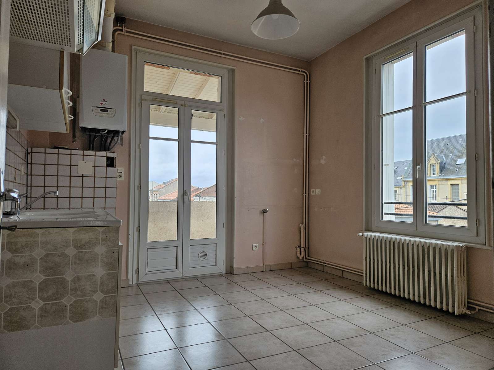 Immeuble-trois-appartement-et-trois-garages-cuisine-2eme-amghimmobilier