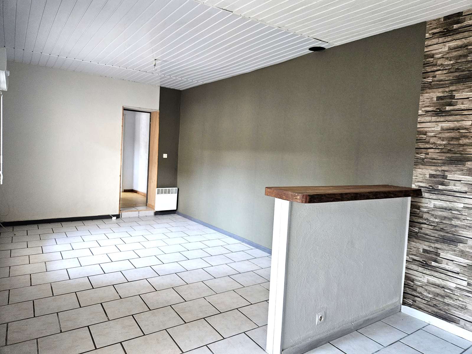 Sejour-vers-chambre-maison-ville-Buzet-47160-AMGH-IMMOBILIER