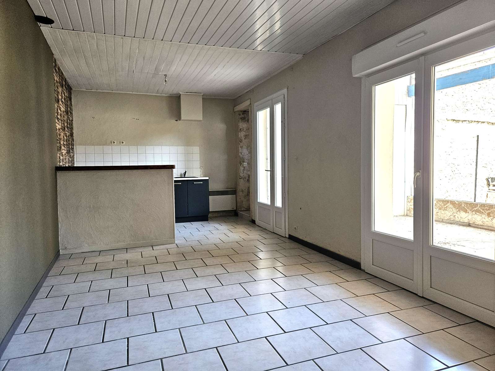 Sejour-vers-cuisine-maison-ville-Buzet-47160-AMGH-IMMOBILIER
