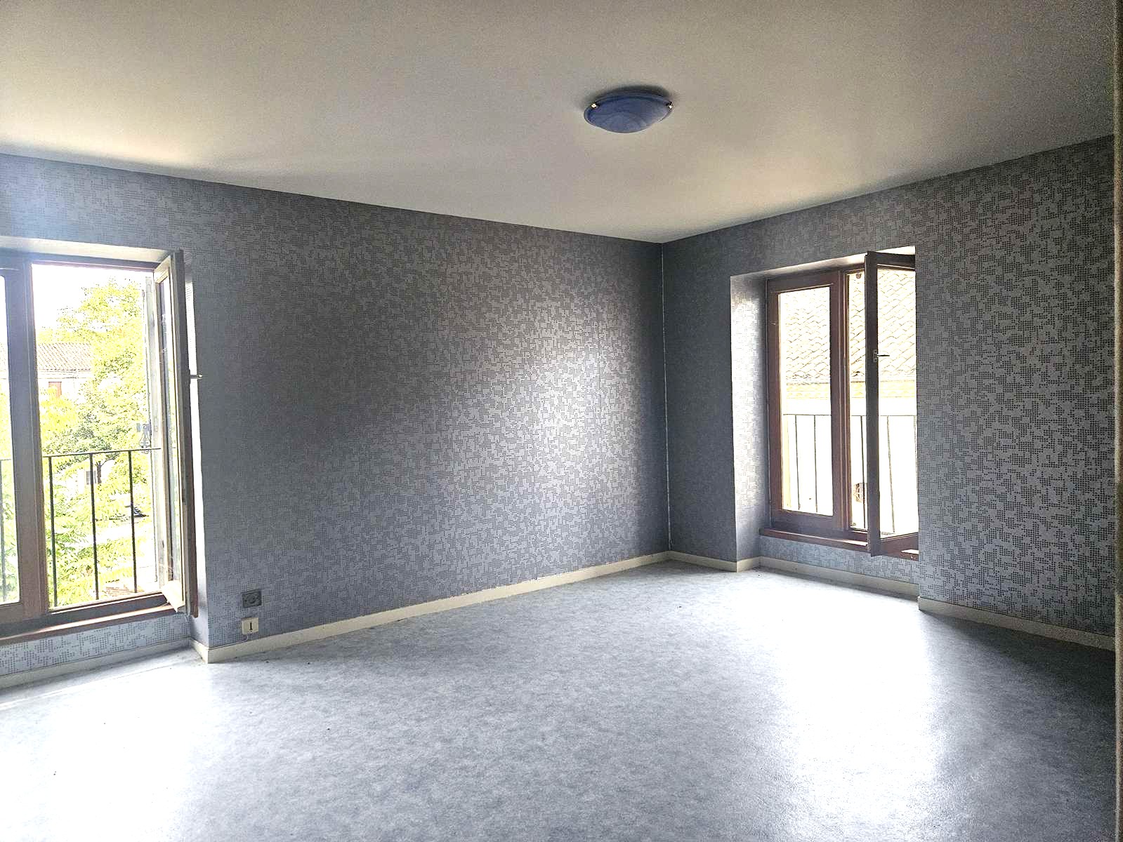 Chambre-4-deuxieme-etage-maison-de-ville-Nerac-AMGH-IMMOBILIER